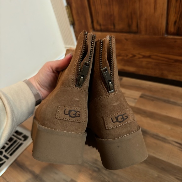 Chestnut Ugg Boot - Picture 5 of 8